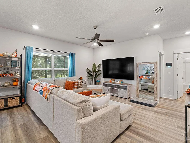 6060 Rutherford Loop — Photo 9