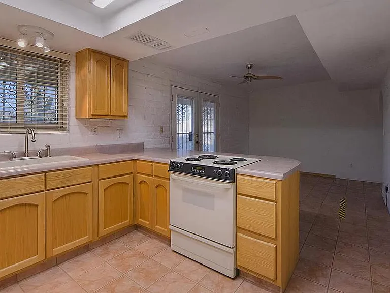 7309 E Fayette St — Photo 3