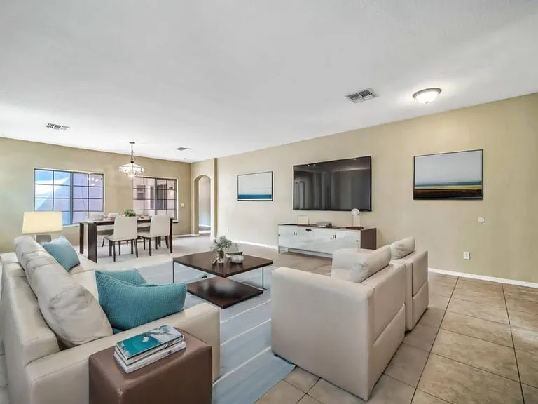 16037 W Custer Ln — Photo 3