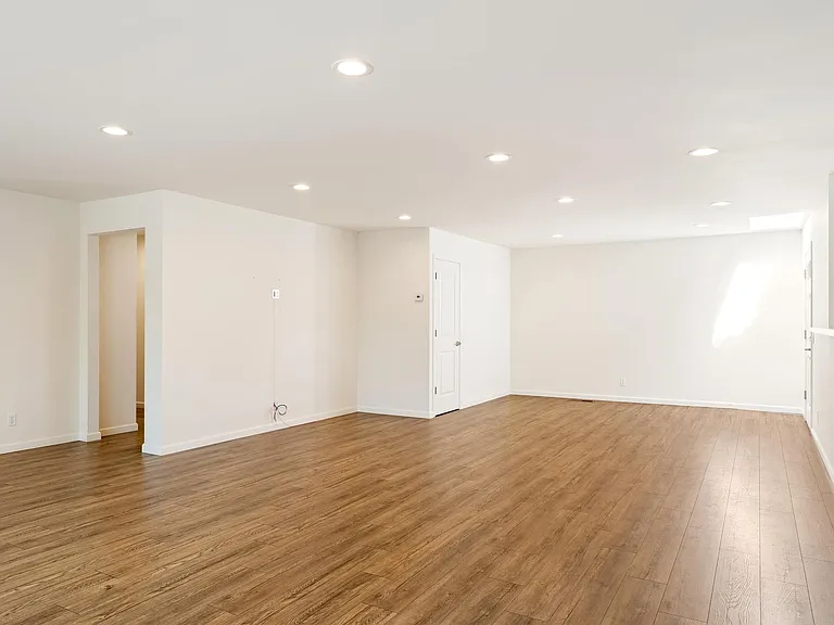 222 Mortimer Ln — Photo 14