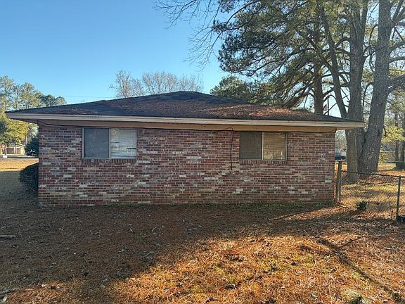 2nd image of 301 Meadowlane Dr