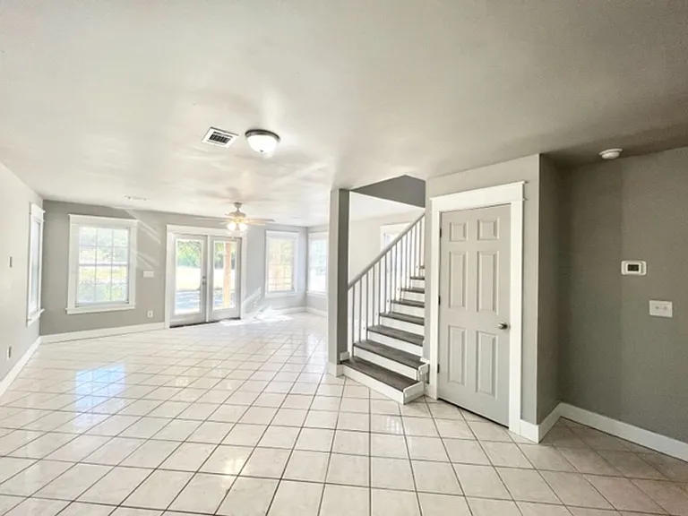 140 Hickory Loop Dr — Photo 5