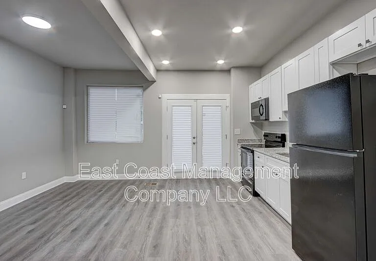 2619 Loyola Northway — Photo 10