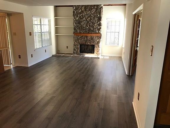 3rd image of 4127 Loire Dr APT B