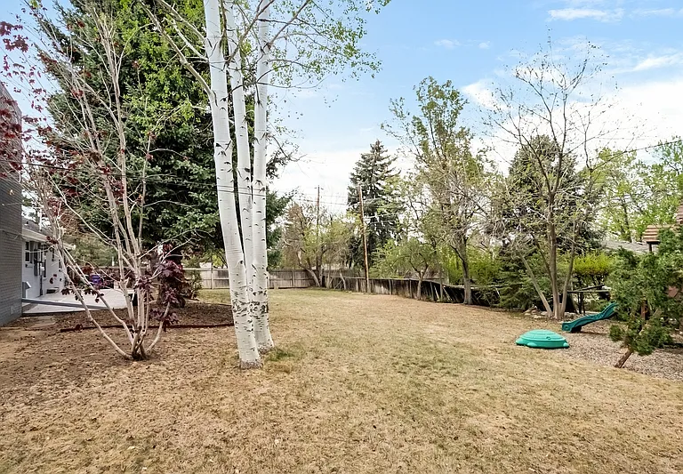 3991 S Hillcrest Dr — Photo 41