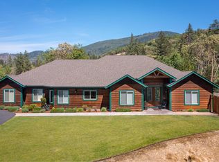 160 Columbia Crest Dr, Grants Pass, OR