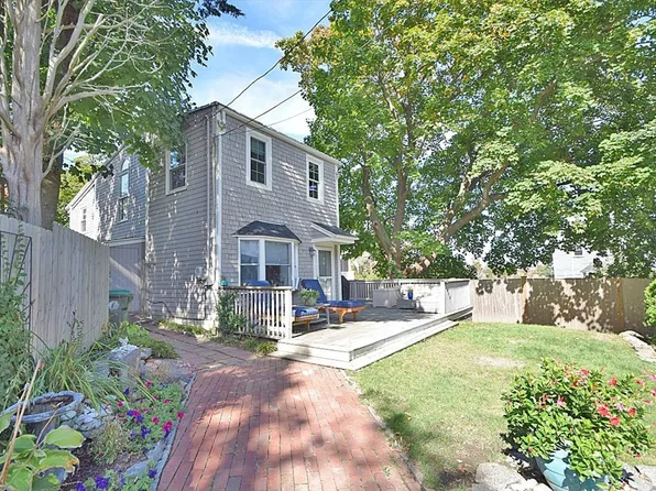 22 Elm St, Marshfield, MA 02050