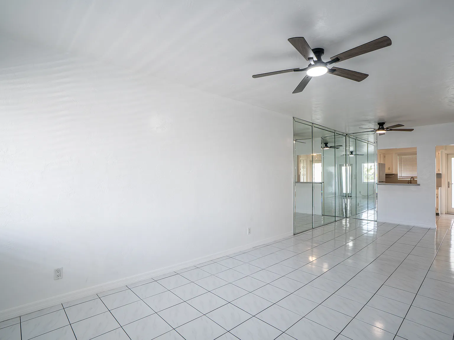 2 bed, 784 sqft, $1,950 — Photo 4