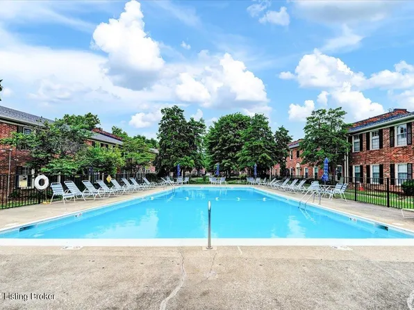 264 Stonehenge Dr APT 103, Louisville, KY 40207