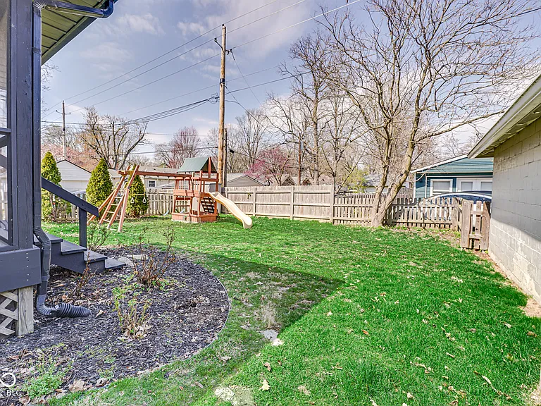1420 Kessler Boulevard East Dr — Photo 24