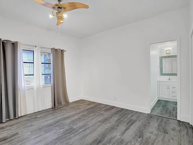 16610 Royal Poinciana Ct — Photo 68