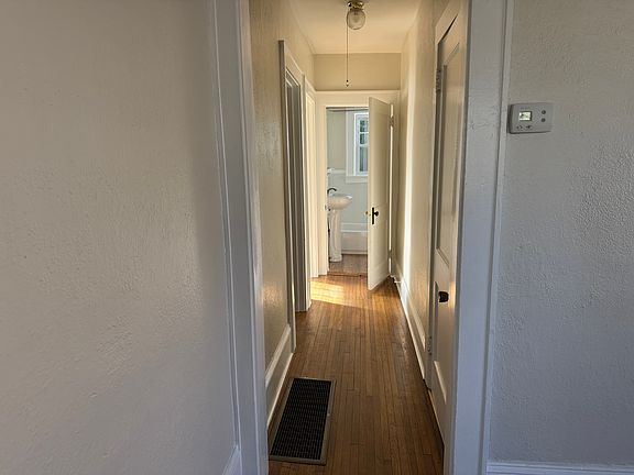 Hallway to bedrooms/bathroom