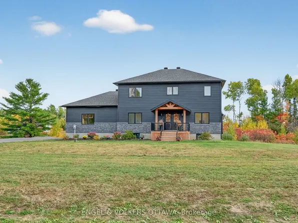 57 Paul A Bertrand Dr, McNab/braeside, ON K7S 3G8