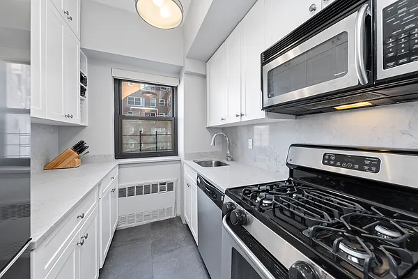 Sold by Compass | media 4