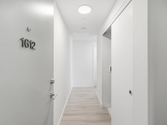 5th image of 10626 City Pkwy #1612