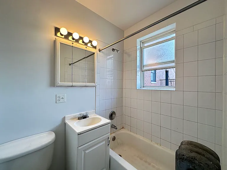 914 W Dakin St #513 — Photo 17