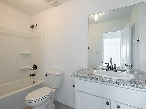 9051 Navarro Vis — Photo 14