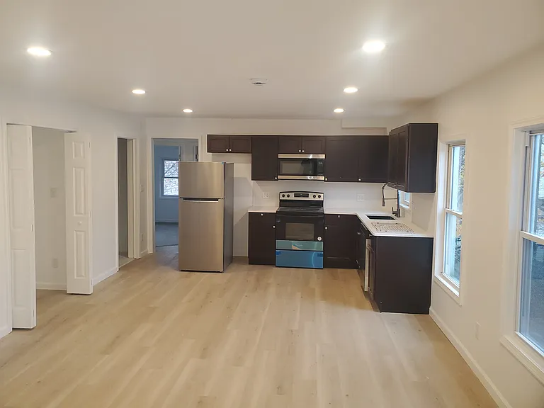 22 Clifton St #1 — Photo 2