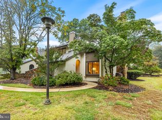 24 Oak Knoll Dr, Berwyn, PA 19312