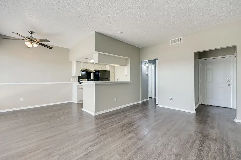 Baker Square — Photo 2