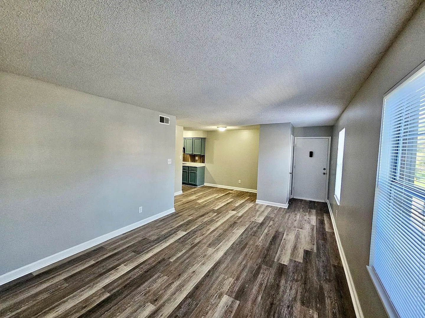 Castle Terrace Apartments — Photo 3