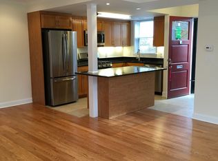 27 Thornton Rd, Chestnut Hill, MA 02467