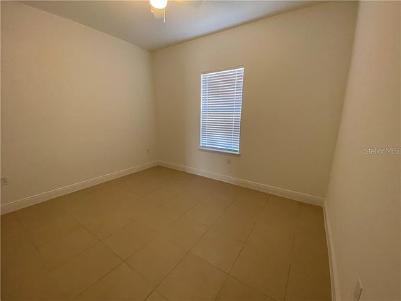 5th image of 882 Fraser Dr