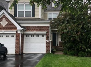 1152 Falcon Ridge Dr, Elgin, IL 60124