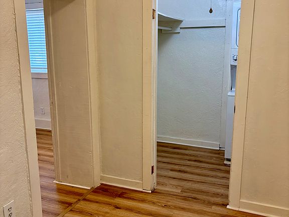 5th image of 208 Bernard St