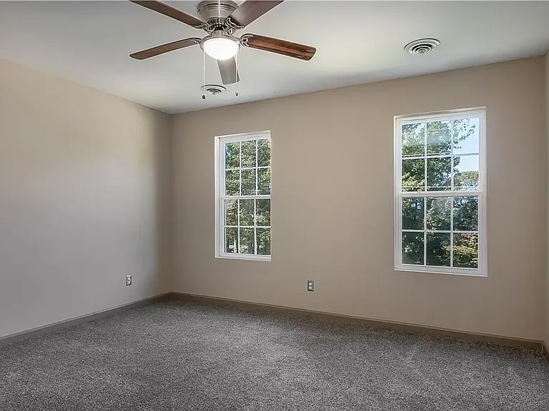5211 Briarcliff Dr — Photo 12