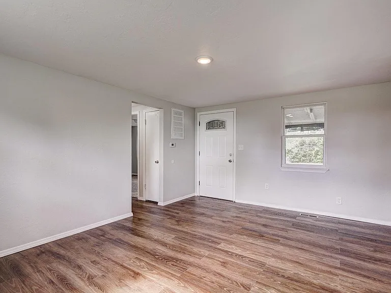 6700 N Coltrane Rd — Photo 4