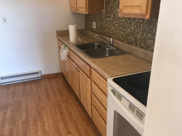 1266 Sunnymeade Dr, Rochelle, IL 61068