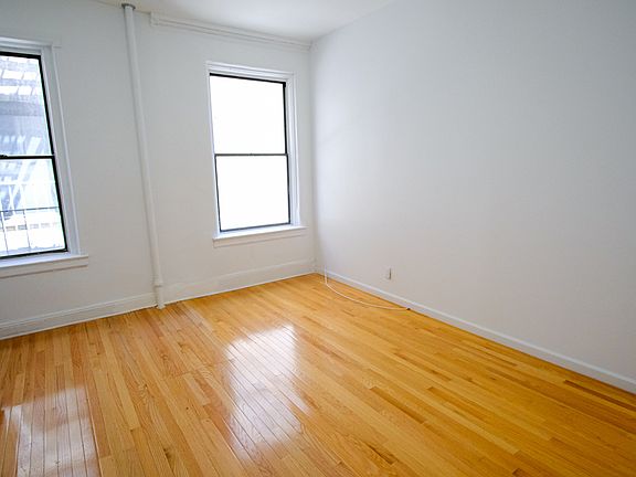4th image of 12 Pinehurst Ave #J4