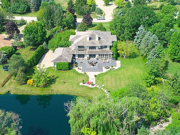 2nd image of 14 Broadleys Ct