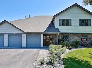 7252 Hunters Run, Eden Prairie, MN 55346