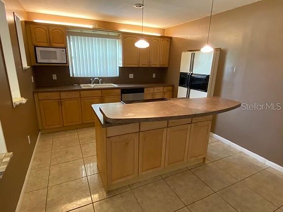 4th image of 4715 Glenview Ln