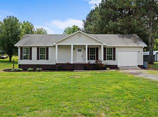 901 Waters Edge Dr, Florence, AL 35634