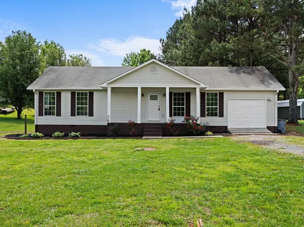 901 Waters Edge Dr, Florence, AL 35634