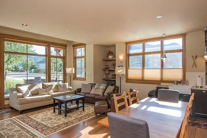 Large windows for lots of natural light