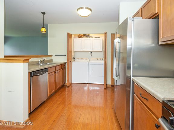 5th image of 2483 Stoughton Cir