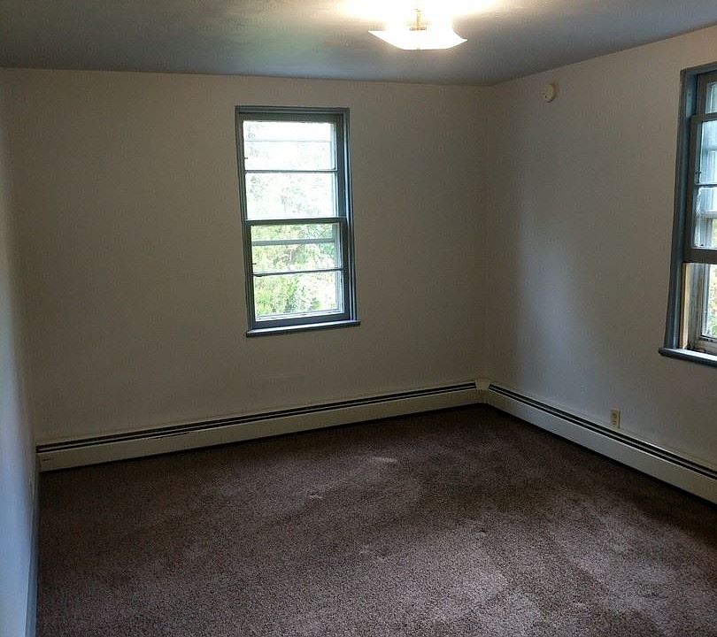 1st image of 233 Boileau Pl APT B3