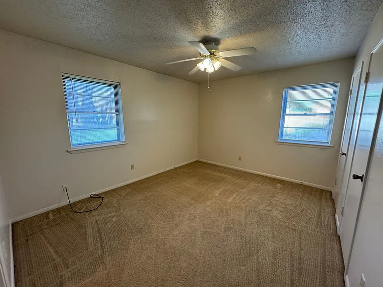 1104 Cummings Ave — Photo 8