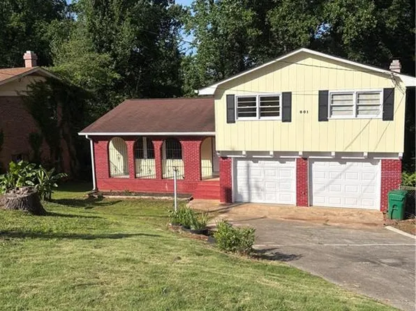 801 Needle Rock Dr, Stone Mountain, GA 30083