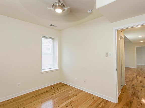 3rd image of 1536 Catharine St #B