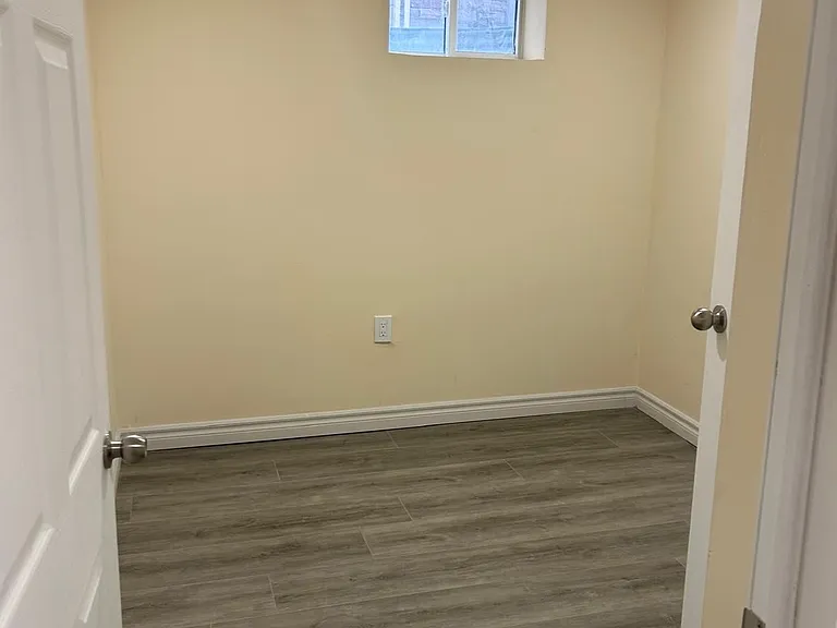 66 Cluett Dr #BASEMENT — Photo 6