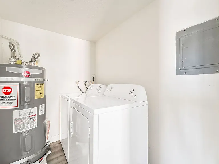 5303 Del Gado Dr — Photo 10