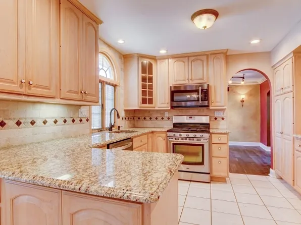 13 Fanwood Dr, Sayreville Boro, NJ 08872