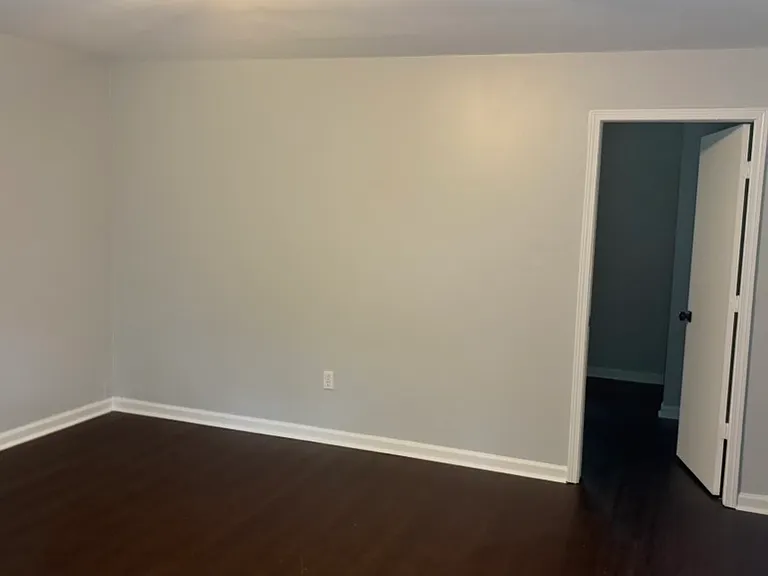 2226 Gary Ct NW #B — Photo 2