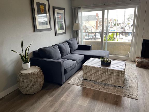 Living room, west facing