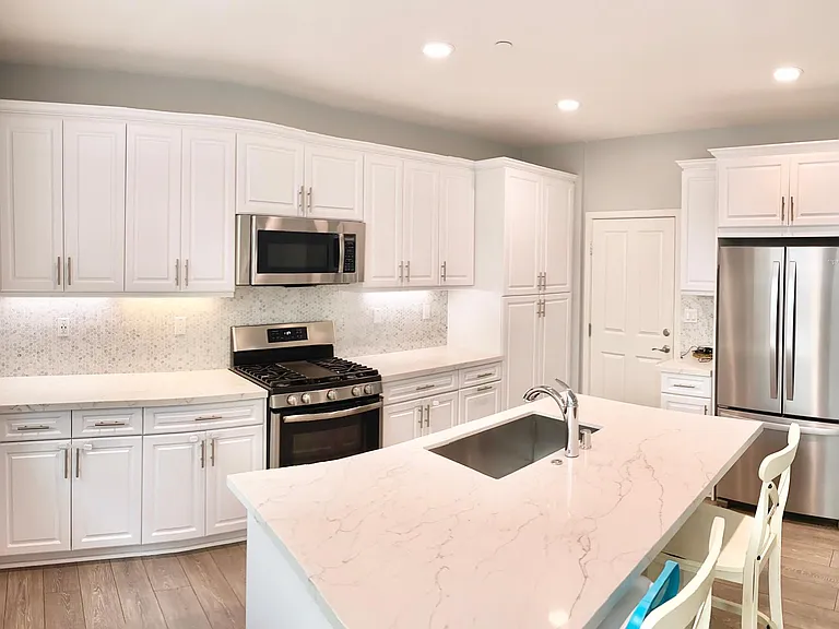1063 1/2 Sea Glass Way — Photo 4